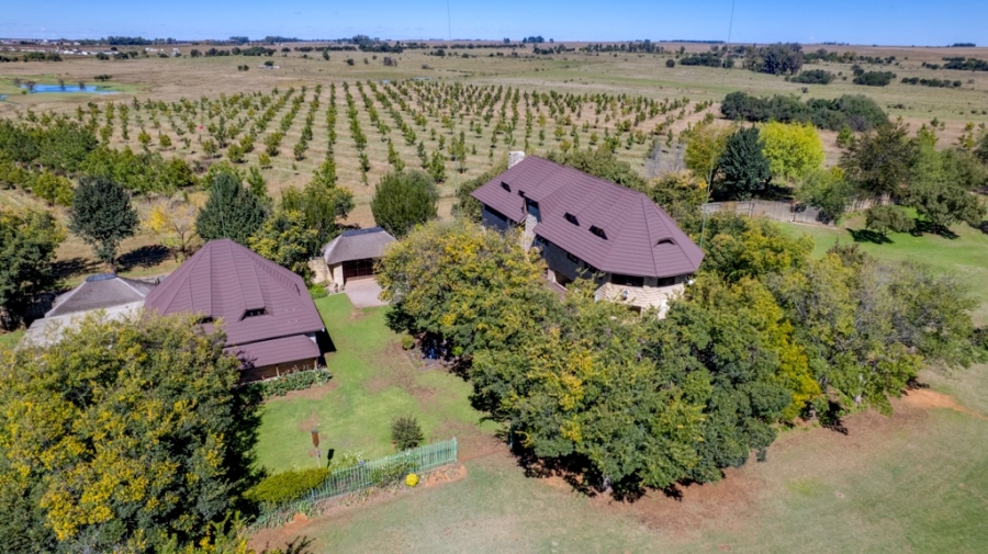 5 Bedroom Property for Sale in Luciana Country Estate Free State